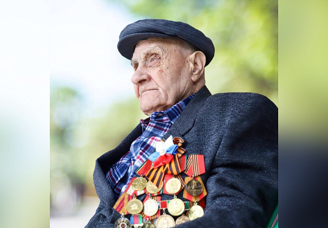 Кондратьев поздравил со 101-летием ветерана войны из Усть-Лабинского района