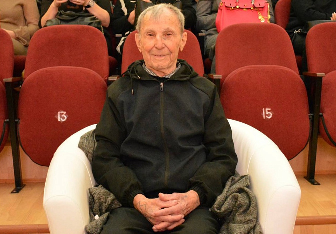 Губернатор Кубани поздравил со 101-летием ветерана ВОВ из Новокубанского района