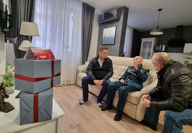 Поздравили последнего из живых участников Сталинградской битвы в Краснодаре 