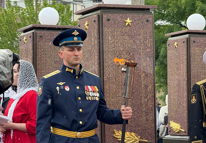 Вечный огонь зажгли на Братской могиле в Мысхако 