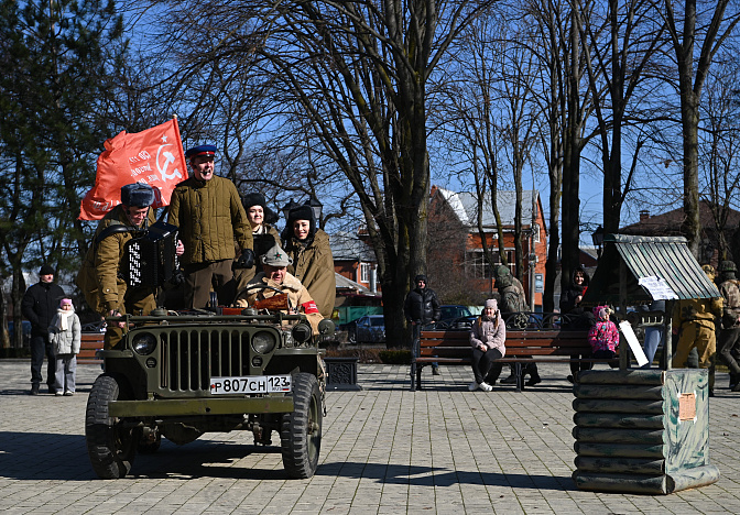 Десятки зрителей собрал первый театрализованный эпизод сражений за Краснодар