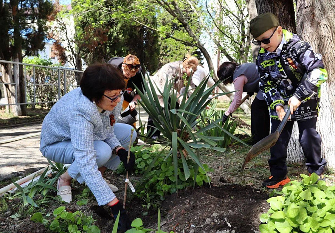 «Аллею Памяти» высадили в детском саду Геленджика